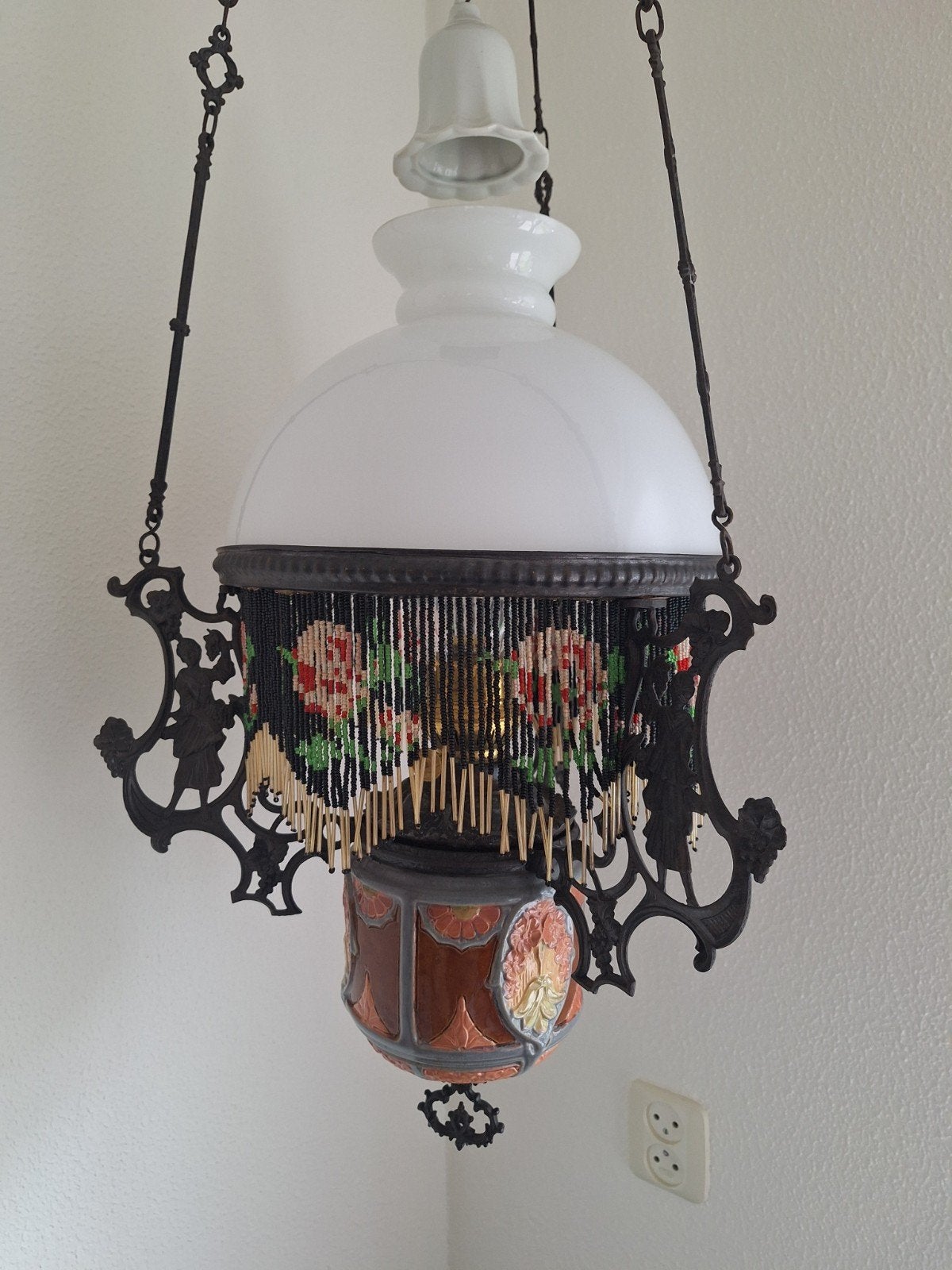 Antieke hanglamp met kralen en bloemmotief, Antiek en Kunst, Ophalen