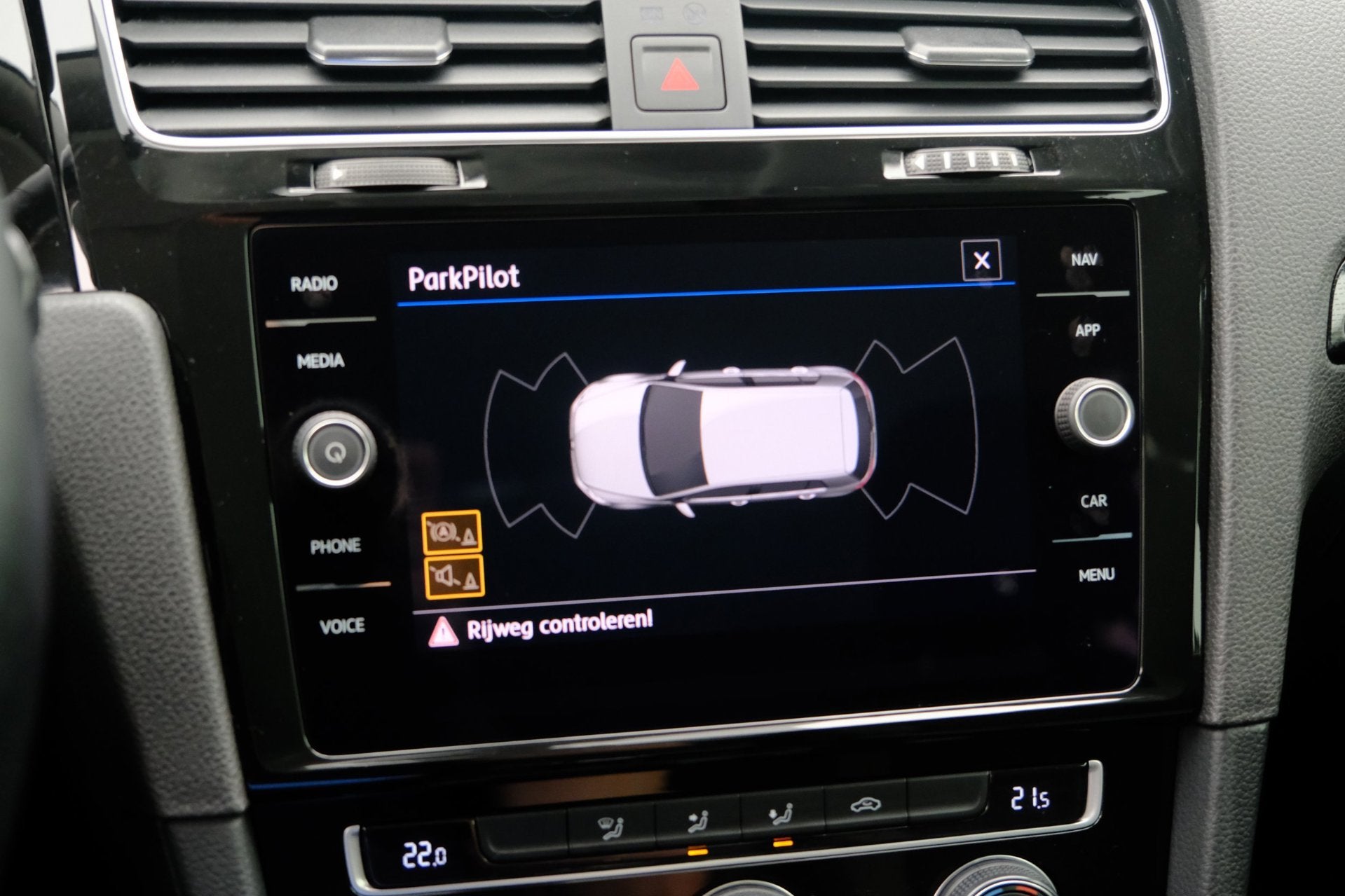 Foto 18 van Volkswagen Golf 1.5 TSI Highline Virtual Displ|CarPlay|LMV|A