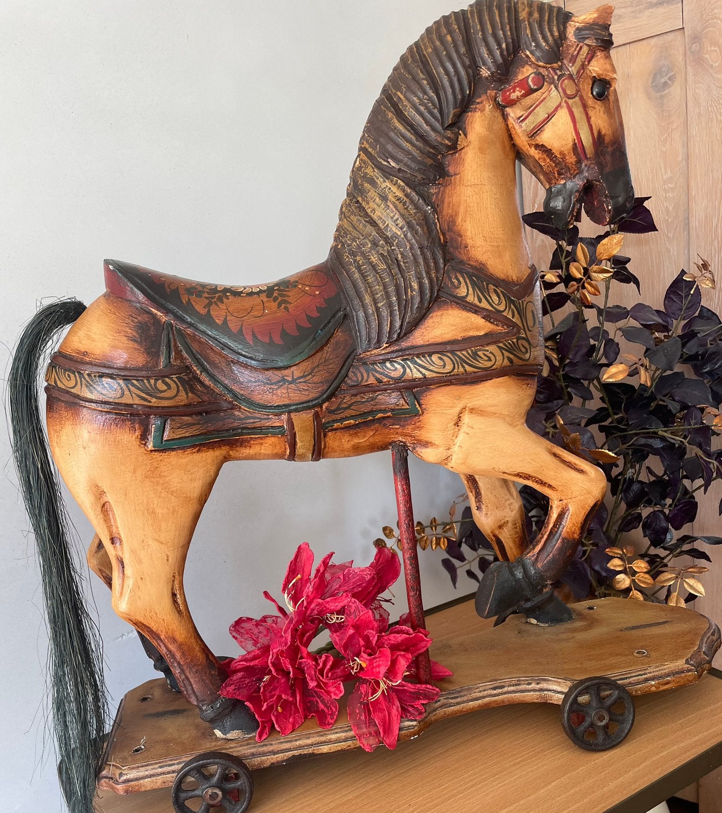 Prachtig houten paard met ijzer wielen, Ophalen, Hout, Massief