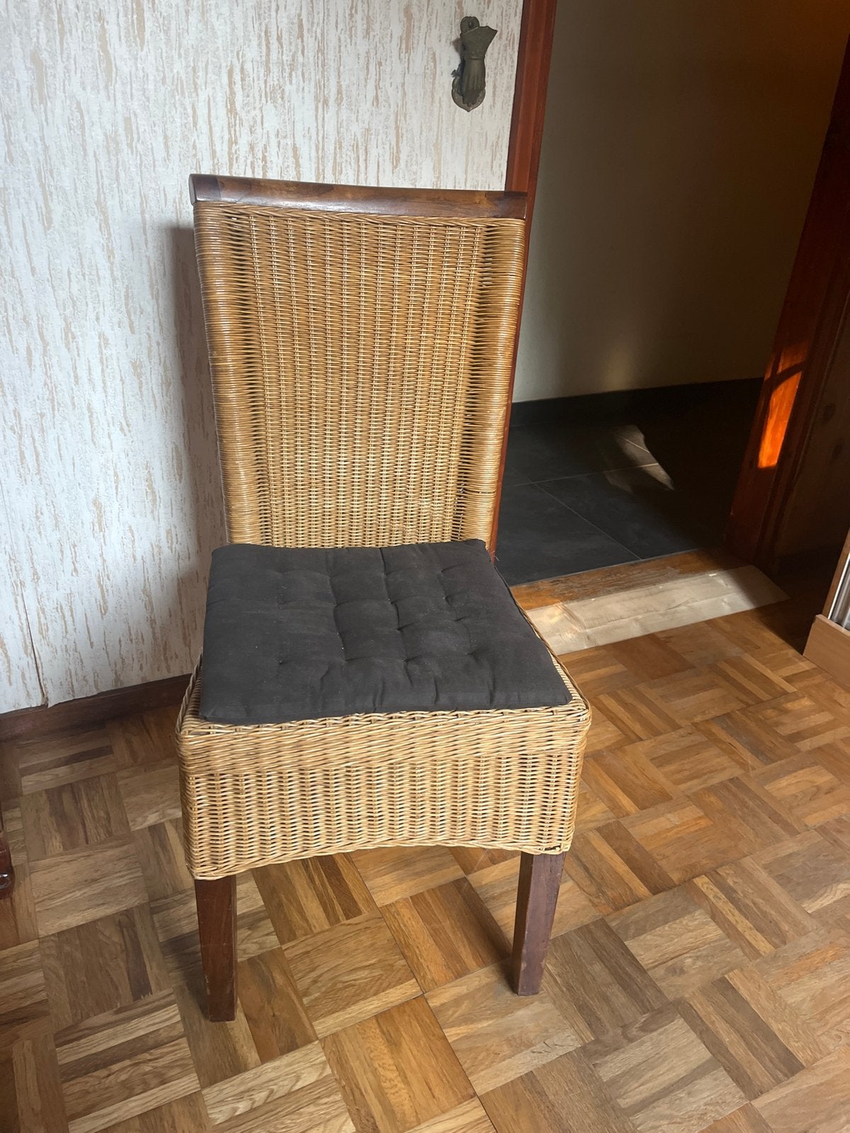 Rotan stoel met kussen, Ophalen