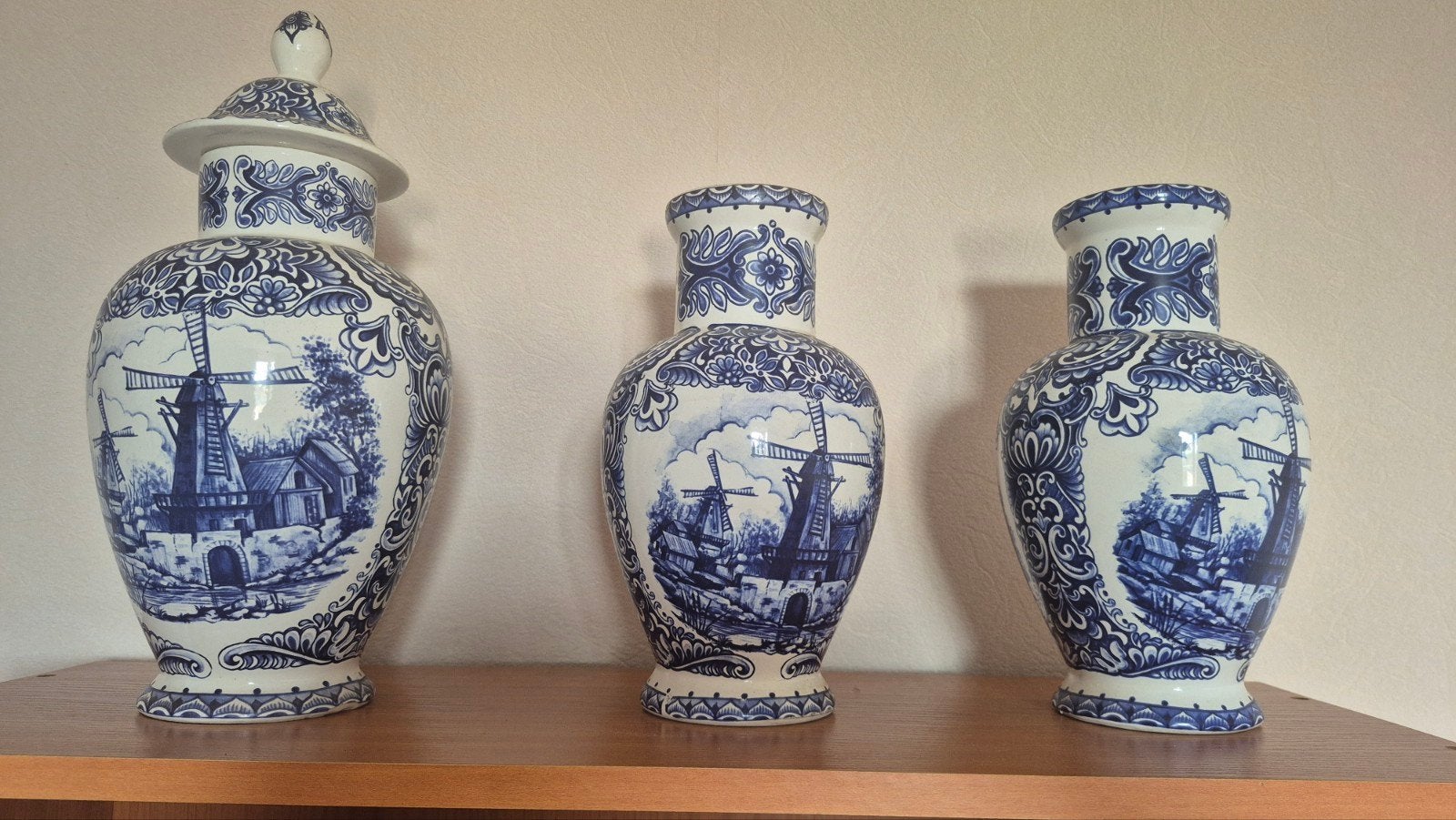 Set van 3 St. Delfts Bleau Vazen - Molenlandschap, Ophalen