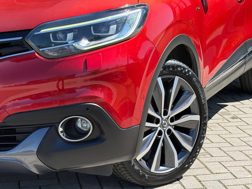 Renault Kadjar 1.2 TCe Bose / CAMERA / NAP / TREKHAAK / APK, Auto's, Voorwielaandrijving, Kadjar, Gebruikt, 4 cilinders