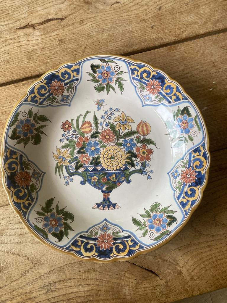 Antiek Makkum Aardewerk Wandbord met Bloemenvaas, Antiek en Kunst, Antiek | Wandborden en Tegels, Ophalen of Verzenden