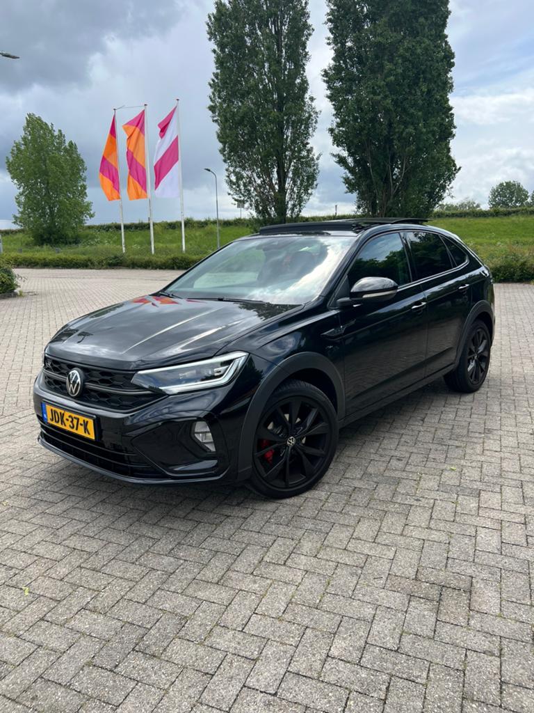 Volkswagen Taigo 1.5 TSI 3x R-line DSG PANO IQ CAMERA, Auto's, Lichtsensor, 1498 cc, 4 cilinders, Zwart