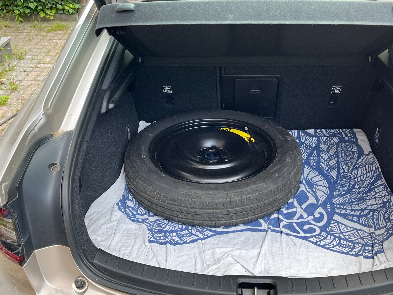Polestar 2 thuiskomer reservewiel, Auto-onderdelen, Banden en Velgen, Banden en Velgen, All Season, 18 inch, 145 mm, Personenwagen