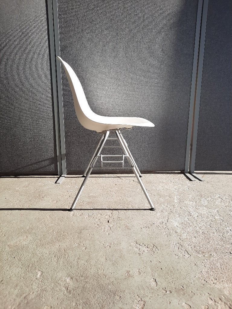 Vitra Eames 1x DSS wit ( los exemplaar ), Gebruikt, Wit, Eén, Metaal