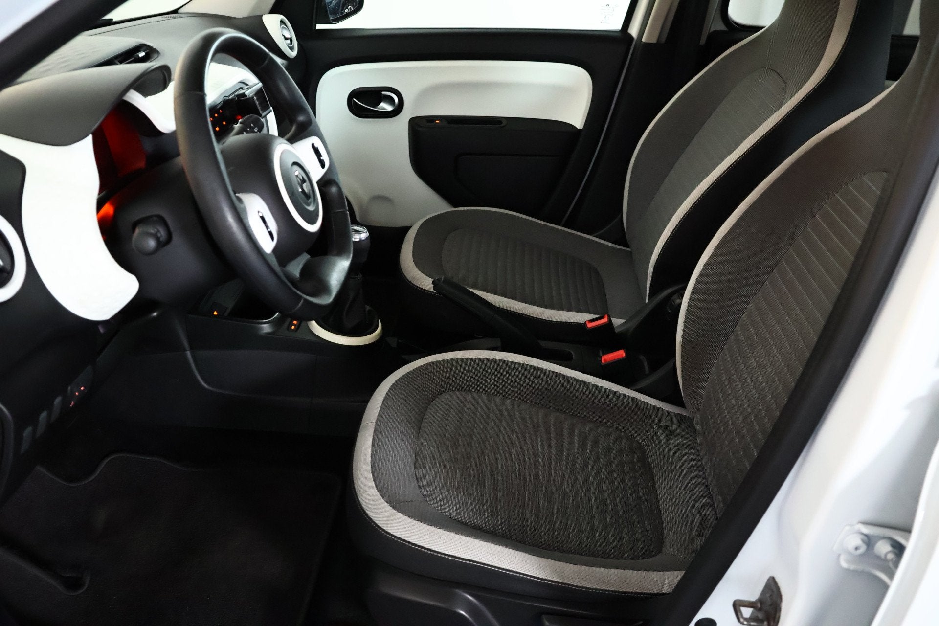 Renault Twingo 1.0 SCe Collection / Bluetooth / Airco, 12 maanden, Gebruikt, 4 stoelen, Origineel Nederlands
