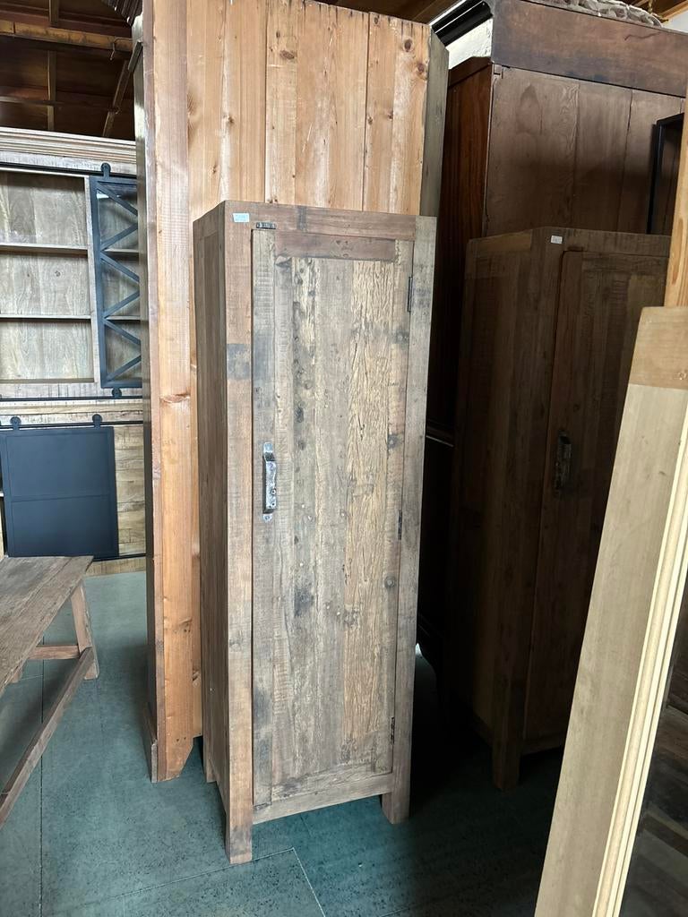 Robuuste kast van oud hout 160x50cm, Ophalen, Teakhout, 3 of 4 laden, Hesselingendijk 1, 8341TP Steenwijkerwold