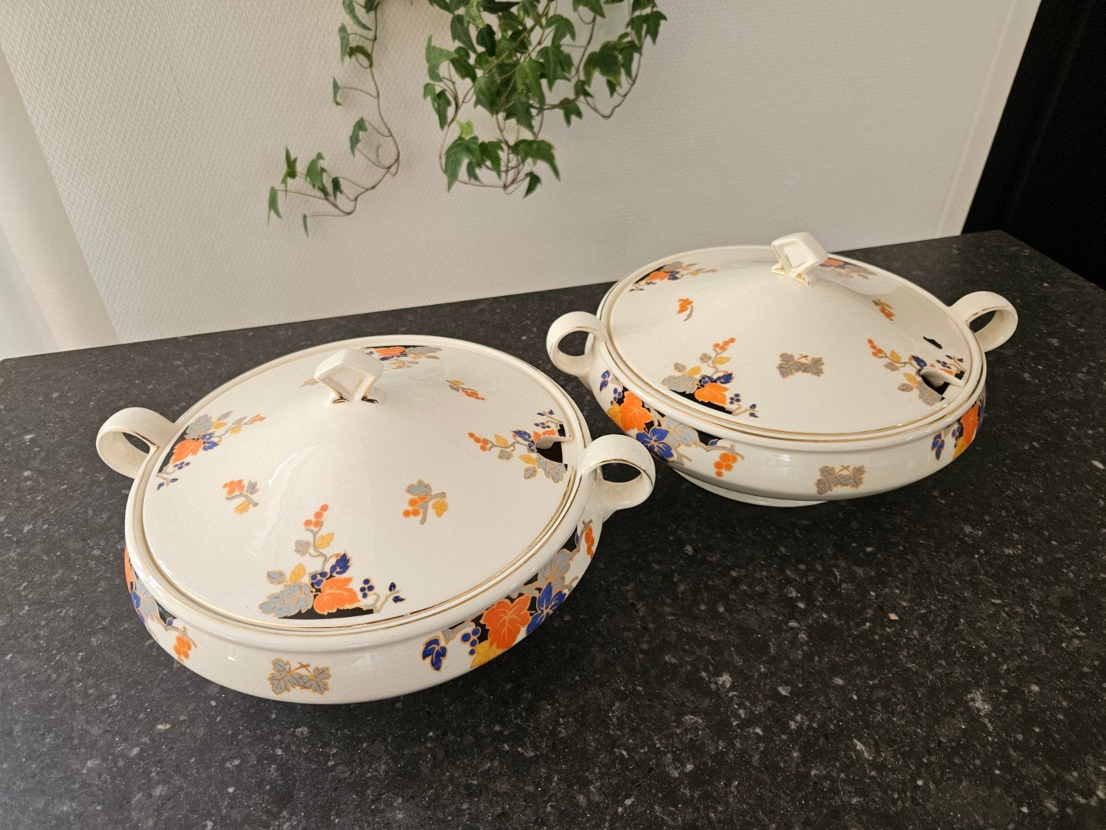 2 Art Deco dekschalen Mosa Maastricht 'Druiveblad', Ophalen of Verzenden