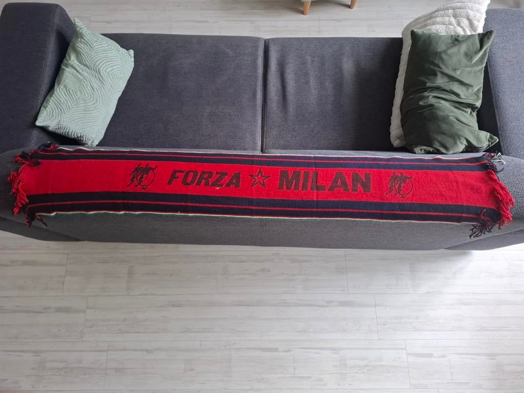 AC Milan sjaal - Forza Milan, Ophalen of Verzenden, Zo goed als nieuw, Buitenlandse clubs, Vaantje of Sjaal