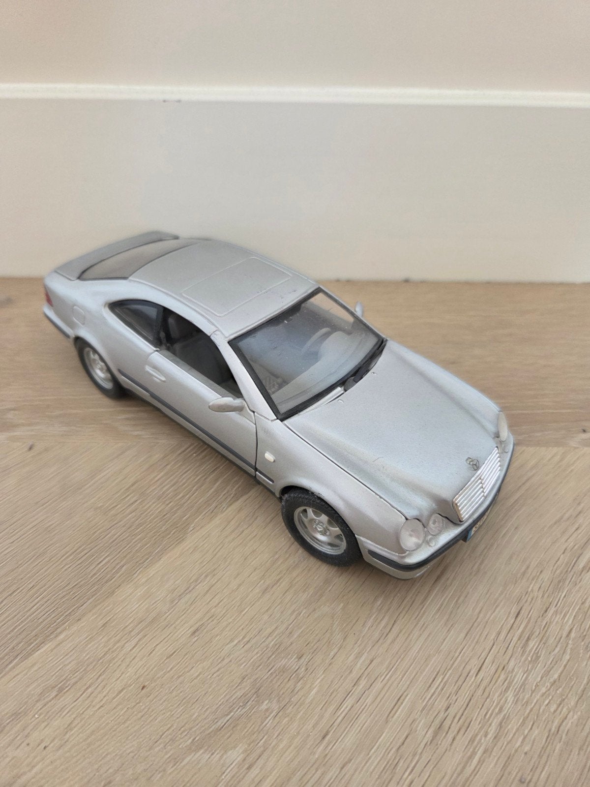 Mercedes modelauto - Zilverkleurig, Ophalen of Verzenden