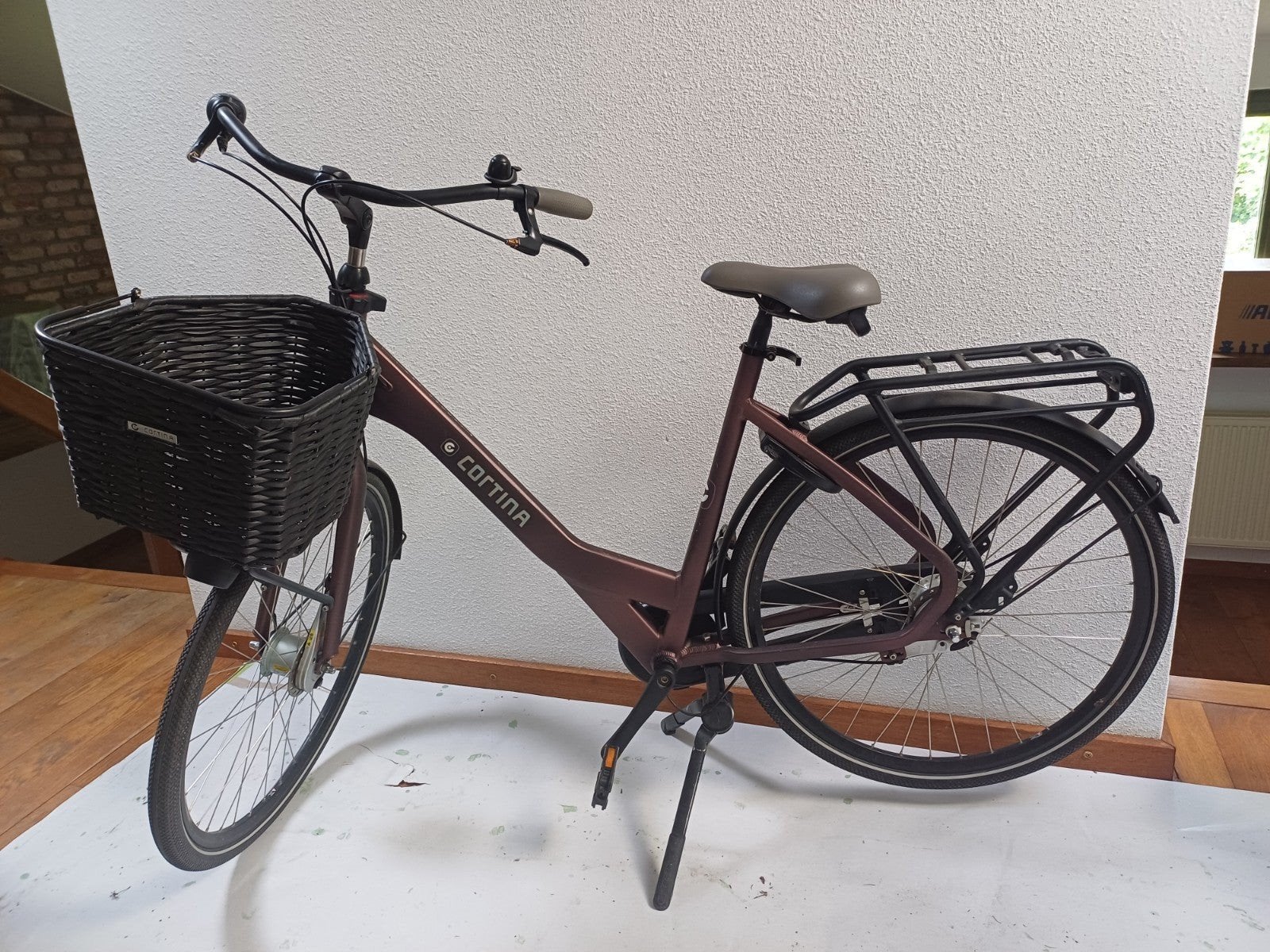 Cortina Moederfiets 57cm met mandje en dubbele standaard, Overige merken, Mandje, Gebruikt, 0 zitjes