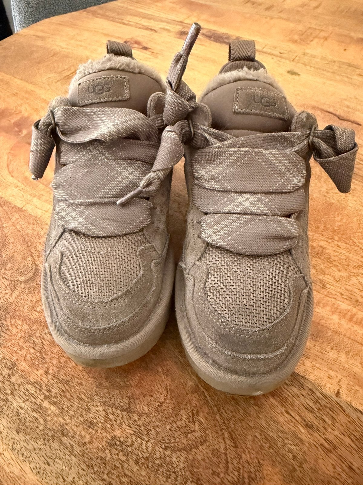 Lowmel uggs, Ophalen, Gedragen, Bruin