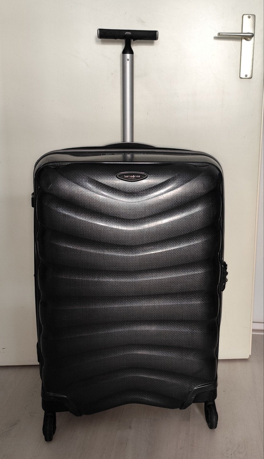 Grote koffer Samsonite met 4 wielen 75x52x31cm en Tsa-Slot, Wieltjes, Hard kunststof, 45 tot 55 cm, Ophalen of Verzenden