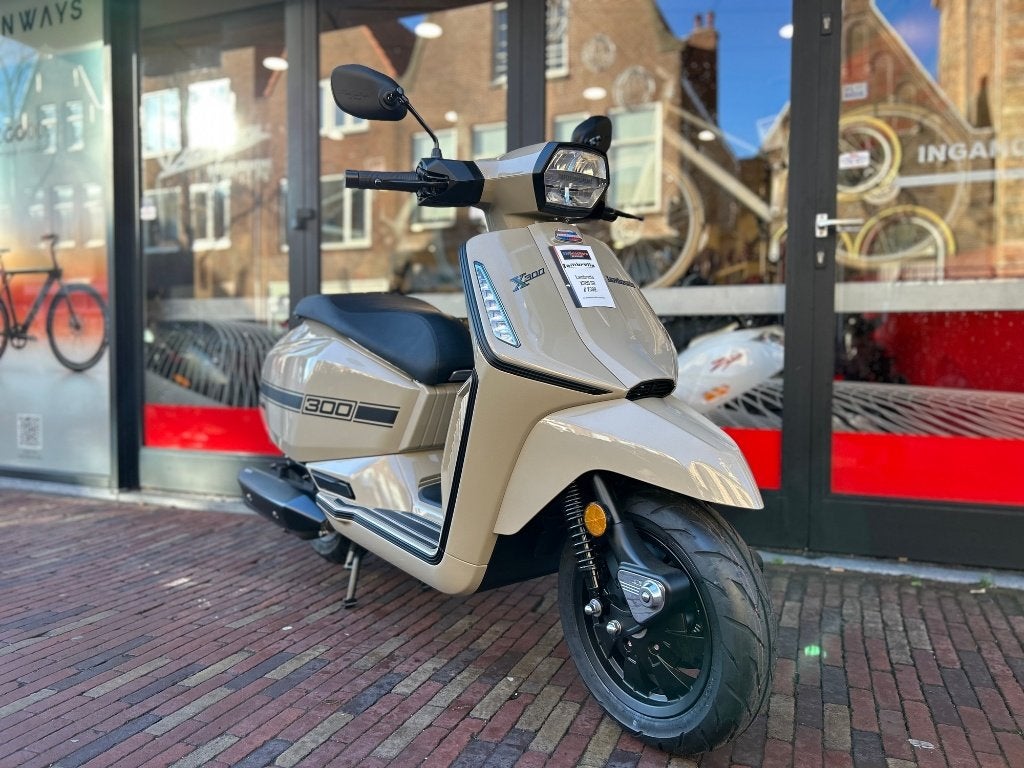 Lambretta X300 SR - NIEUW €900,- KORTING, Scooter, 300 cc, Nieuw, Particulier