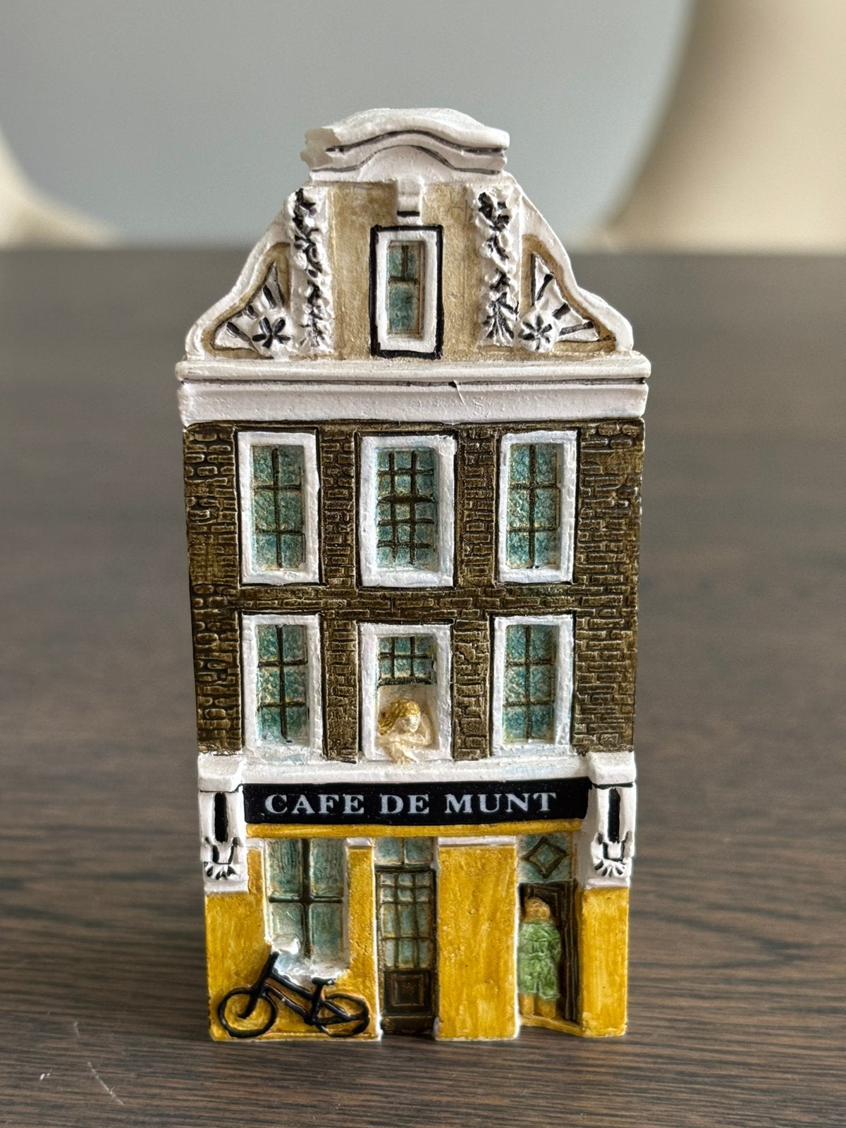 Dominique Gault ‘Cafe De Munt’ miniatuur huisje, Verzenden, Europa