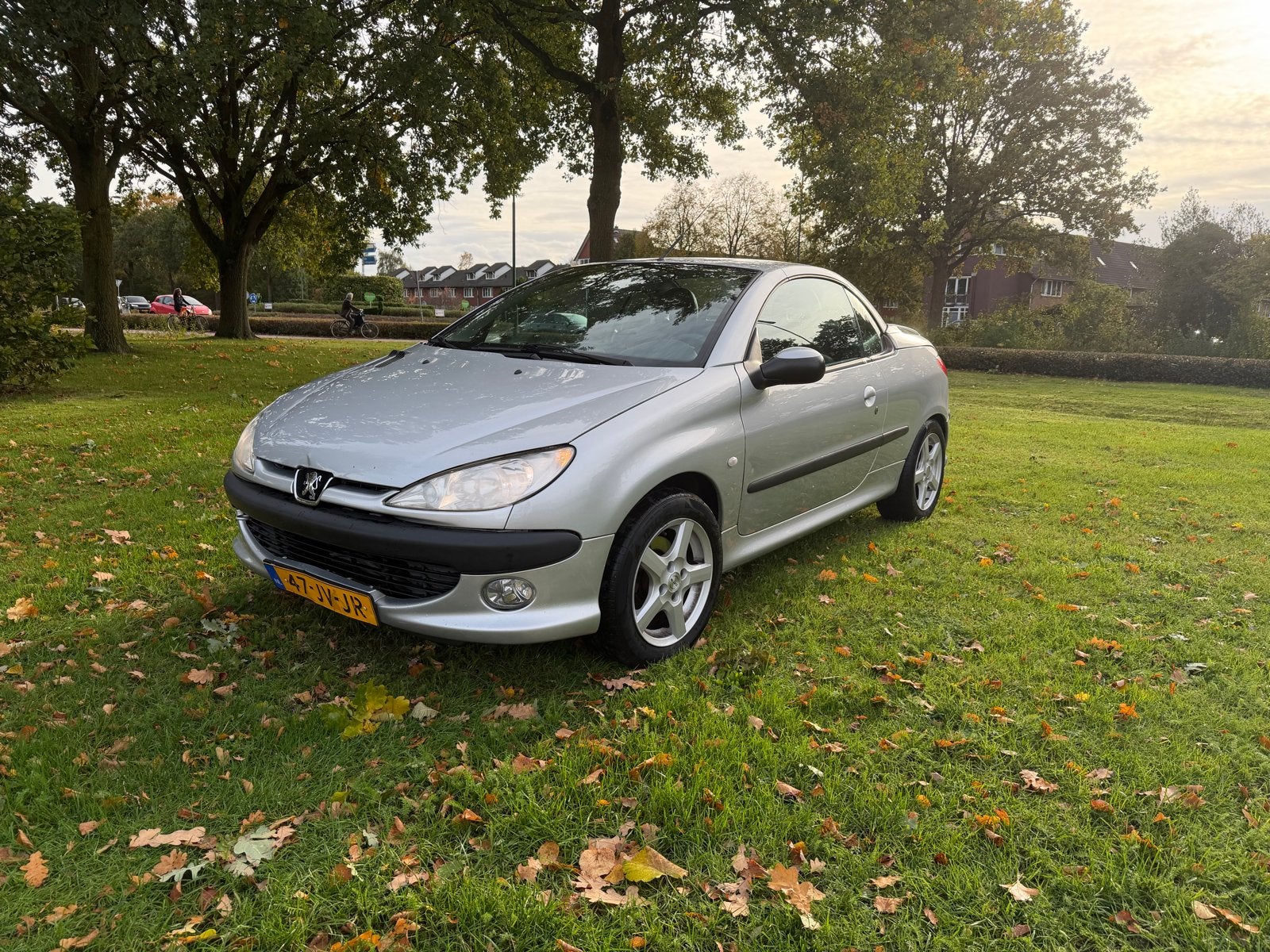 Peugeot 206 1.6 CC 2002  nieuwe APK 162.000 NAP km stand, Auto's, Voorwielaandrijving, 4 cilinders, Cabriolet, 4 stoelen