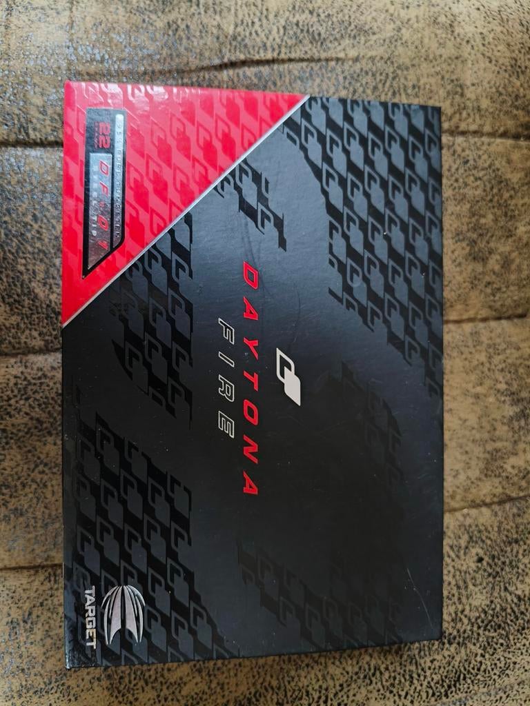 Target Daytona Fire DF01 22gms, Sport en Fitness, Darts, Ophalen of Verzenden, Zo goed als nieuw, Pijlen