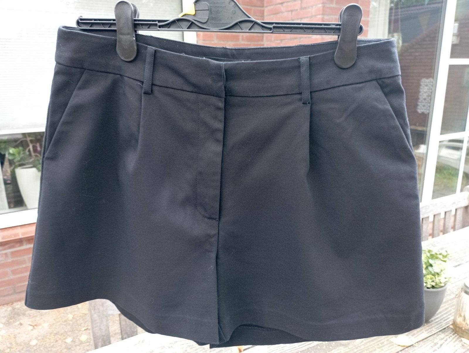 leuke nette korte zwarte korte broek, merk Amisu, mt  44, Kort, Zwart, Maat 42/44 (L), Ophalen of Verzenden
