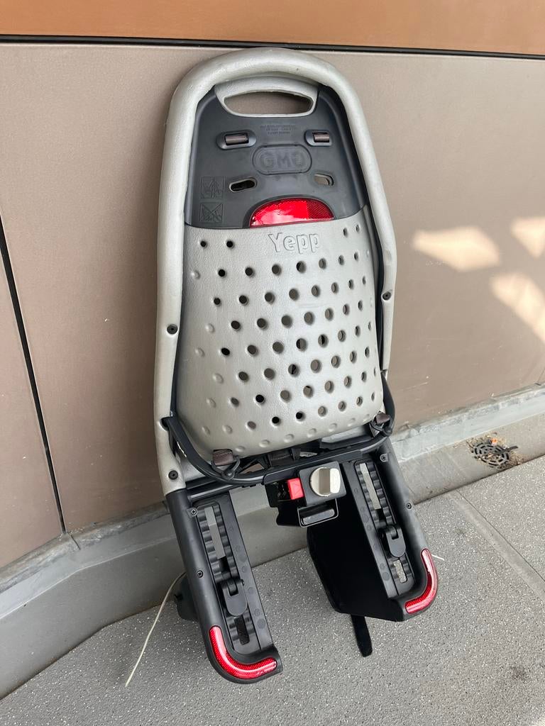 Yepp Achterzitje Grijs, Fietsen en Brommers, Fietsaccessoires | Fietsstoeltjes, Ophalen, Achterzitje, 9 t/m 36 kg, Gebruikt