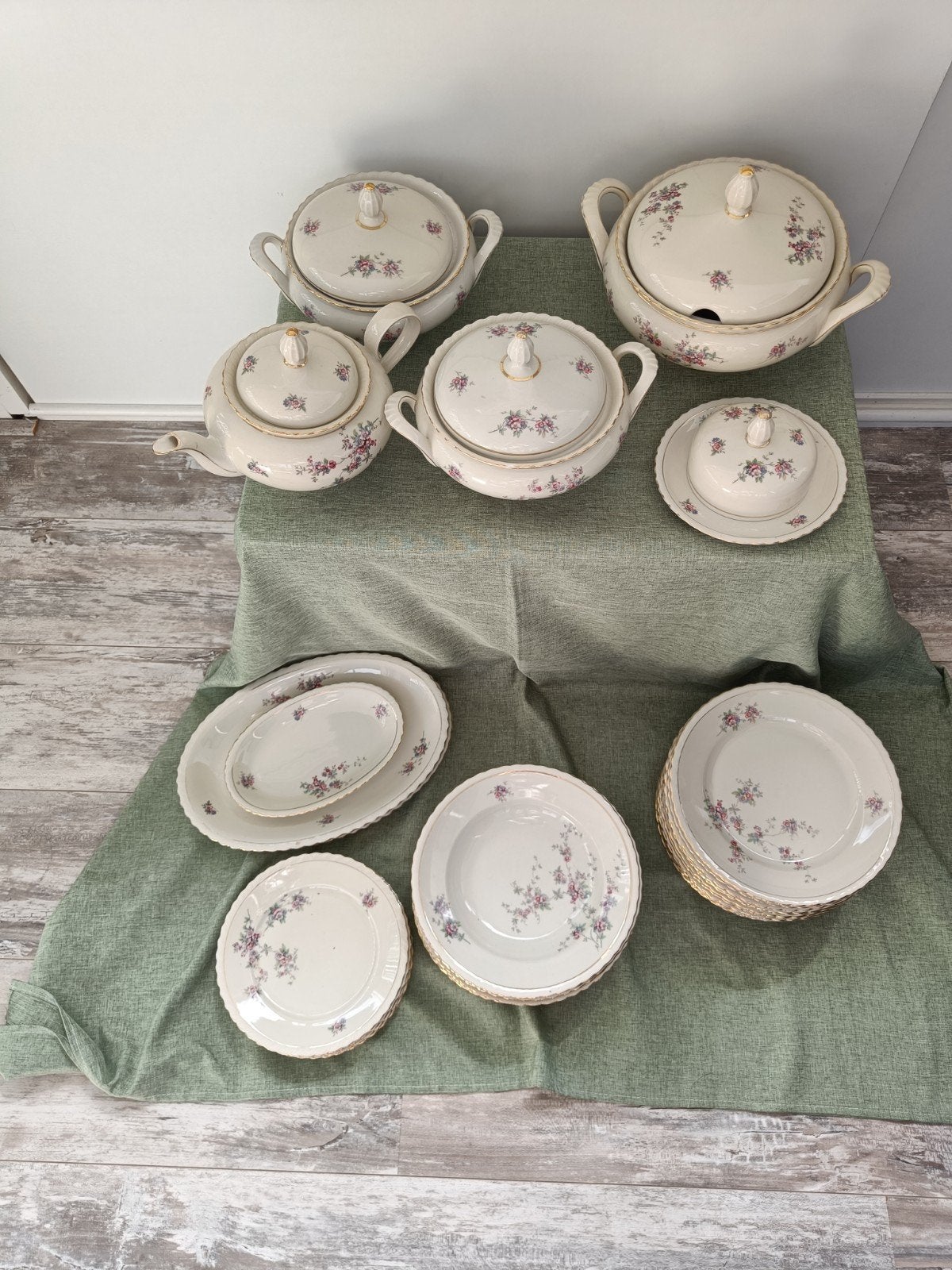 servies Hanneke, Ophalen
