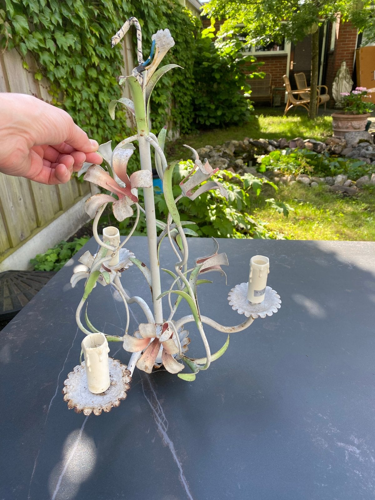 Vintage metalen bloemen kroonluchter, Huis en Inrichting, Lampen | Kroonluchters, Ophalen of Verzenden, Gebruikt, Metaal