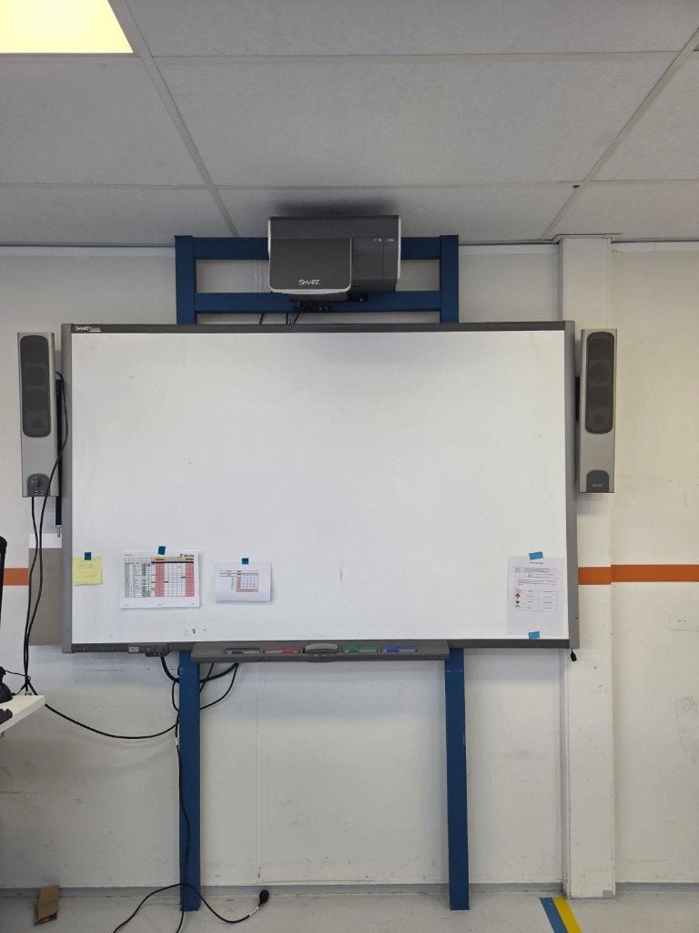 SmartBoard / SmartBord 685ix-Systeem (schoolbord), Overige resoluties, Ophalen, SMART Technologies, Gebruikt