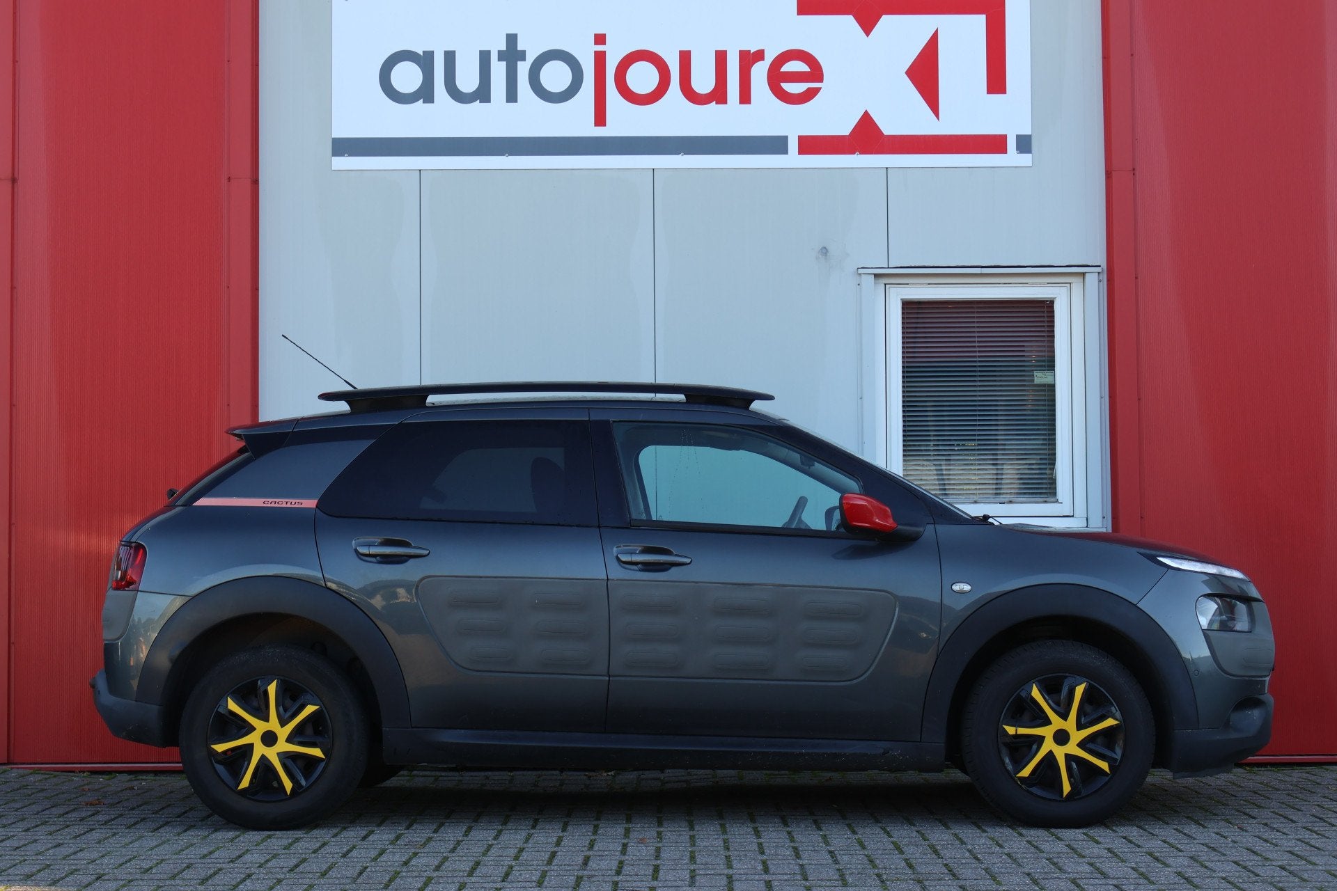 Citroën C4 Cactus 1.6 BlueHDi Shine | Panoramadak | Camera, Auto's, Voorwielaandrijving, Gebruikt, 96 €/maand, Origineel Nederlands
