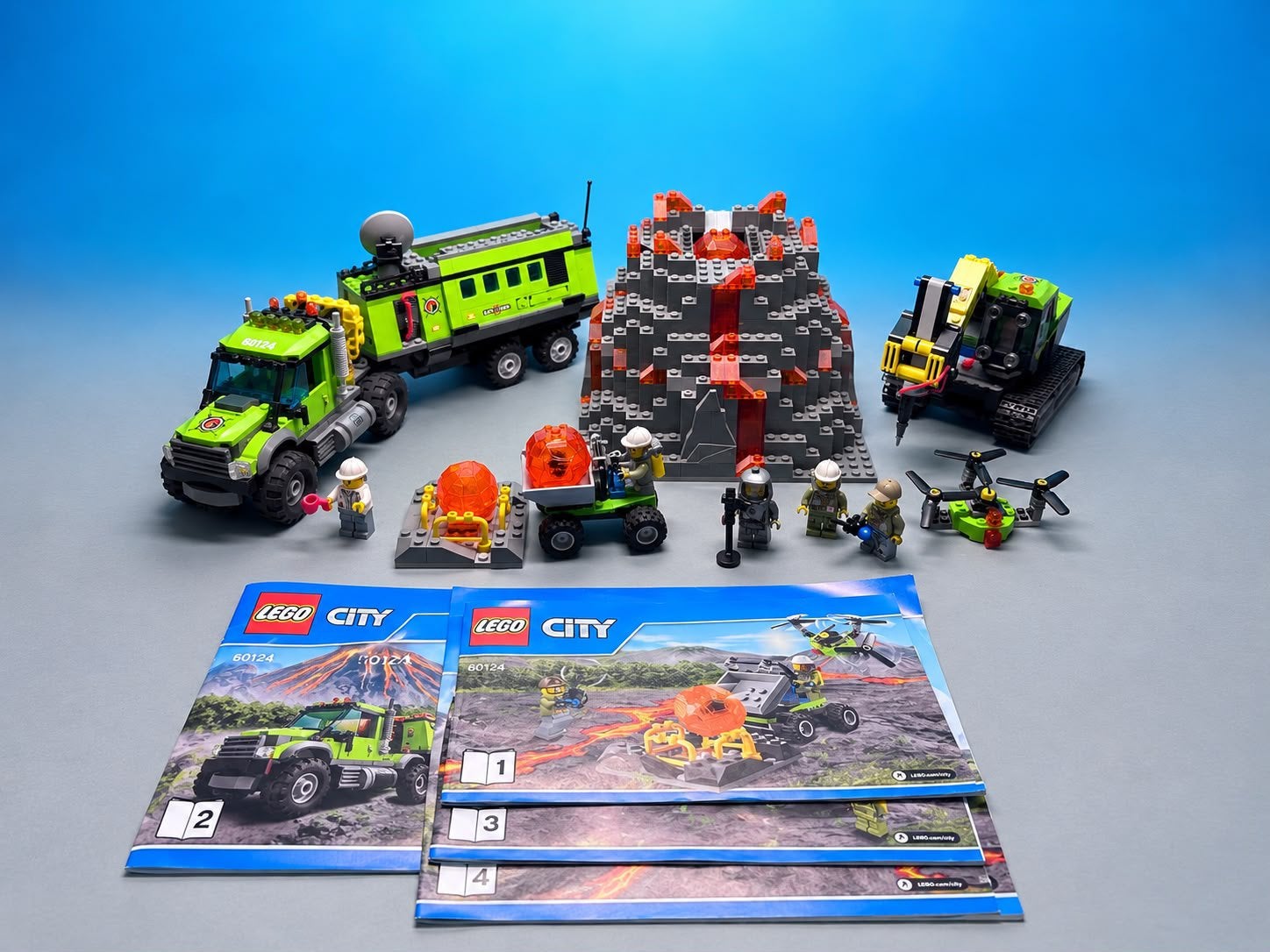 LEGO City set 60124 Volcano Exploration Base