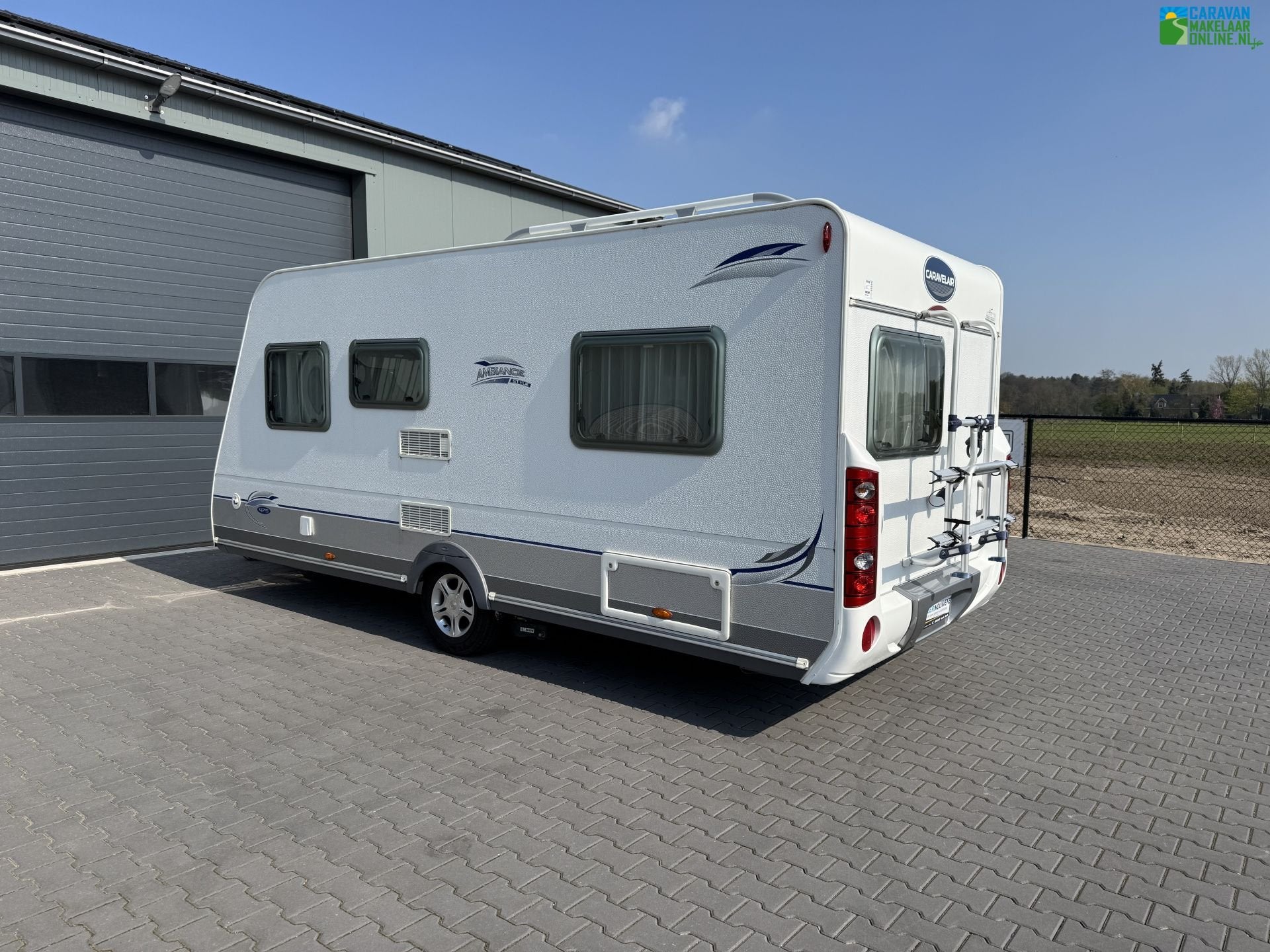 Foto 3 van Caravelair Ambiance Style 475 | Nette staat | Vast bed | 4p!