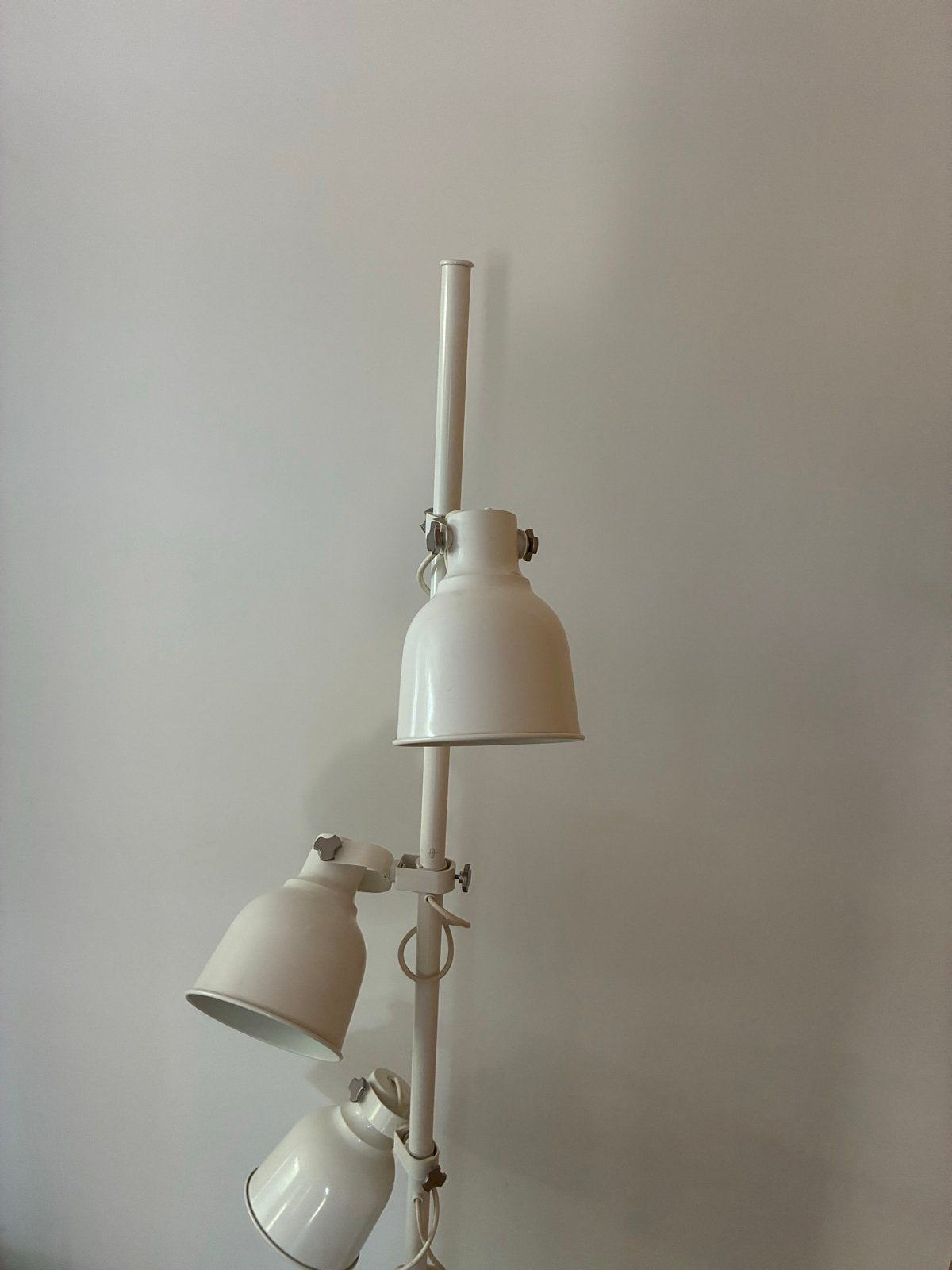 Hektar witte vloerlamp met 3 spotjes - Zeer goede staat, Ophalen, Zo goed als nieuw, Metaal, 150 tot 200 cm