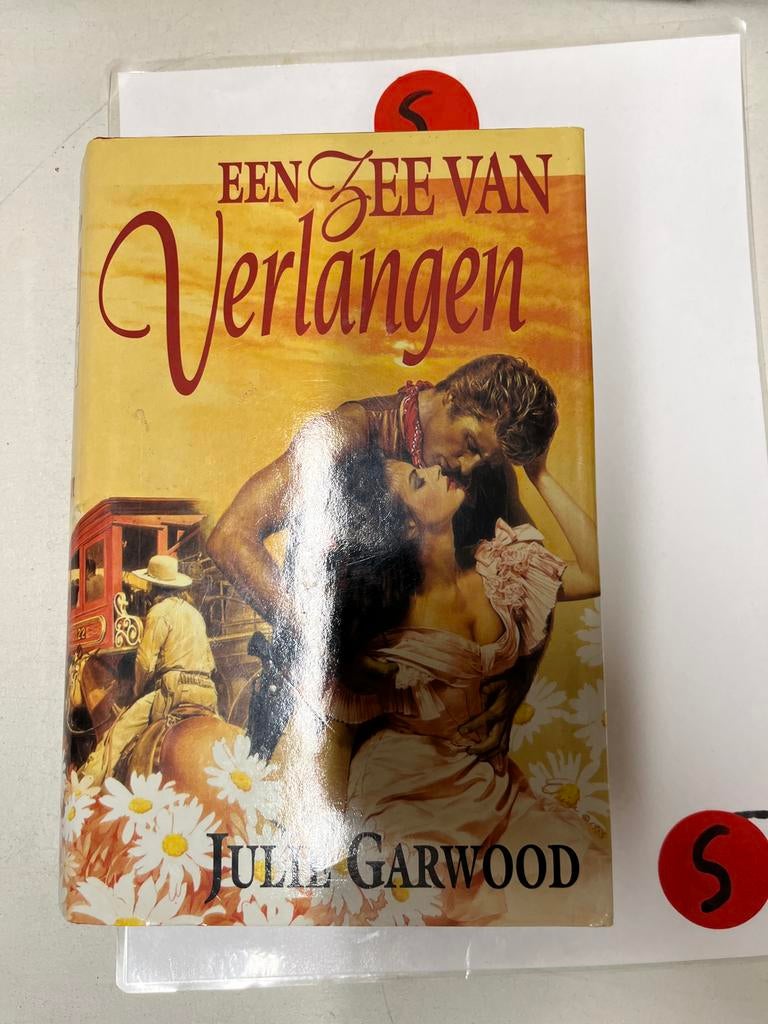 Een Zee Van Verlangen - Julie Garwood (Roman), Ophalen of Verzenden, Zo goed als nieuw