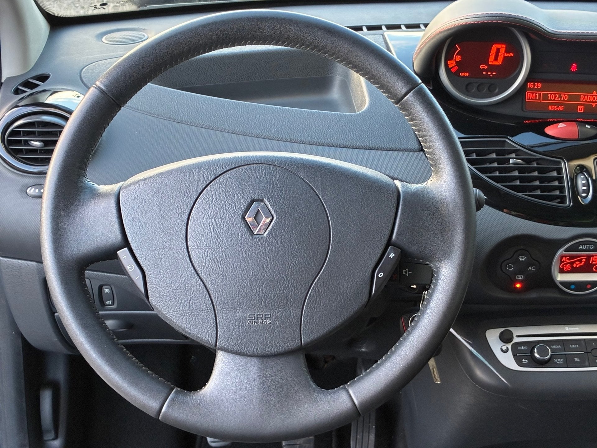 Renault Twingo 1.2-16V Night & Day|Schuif/Kanteldak|D-riem v, Voorwielaandrijving, Euro 5, Twingo, Gebruikt