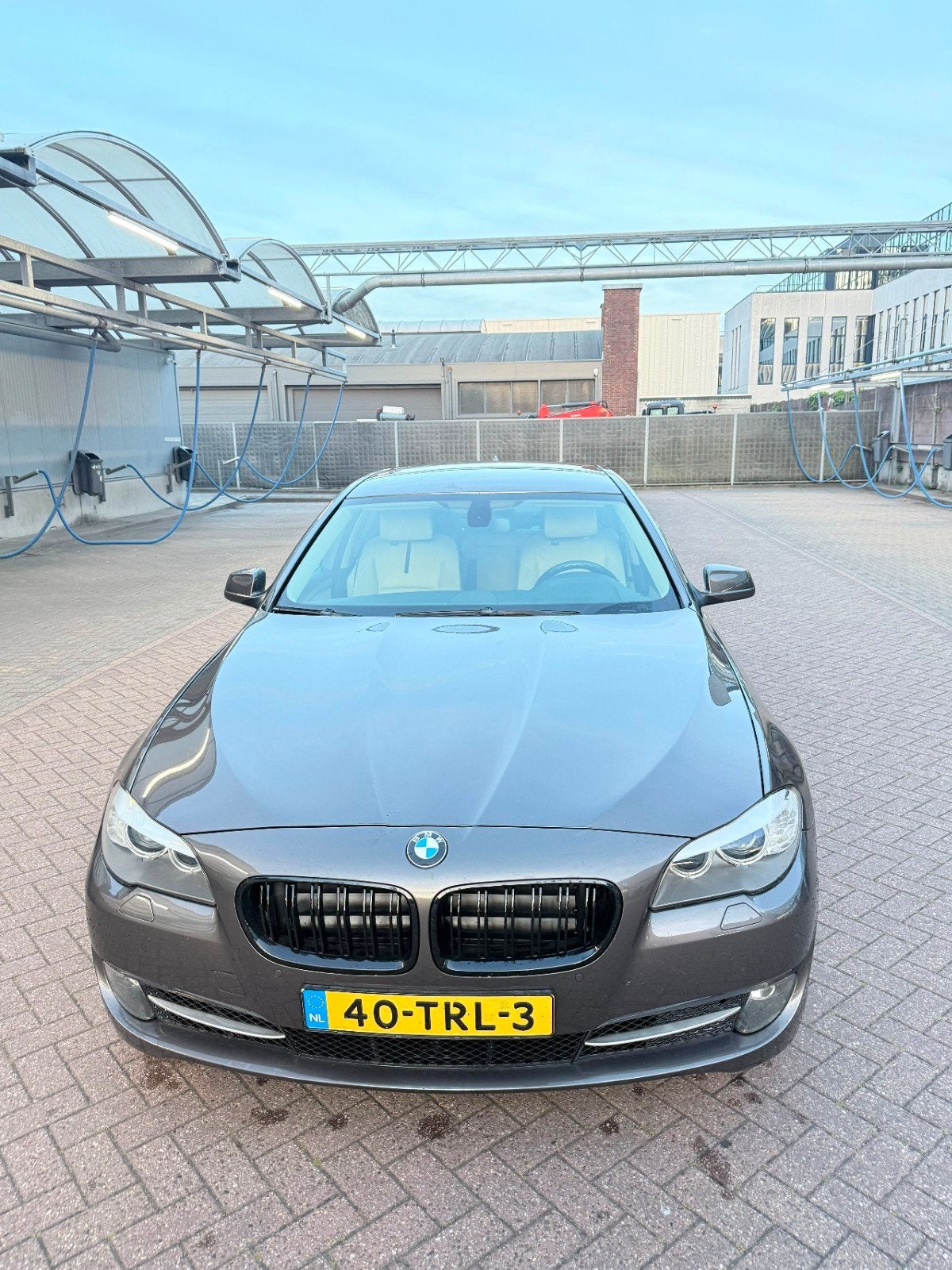 BMW 5-Serie 2.0 520I AUT 184 PK Sedan 2012 Bruin, Auto's, BMW, Beige, 4 cilinders, Particulier, Onderhoudsboekje