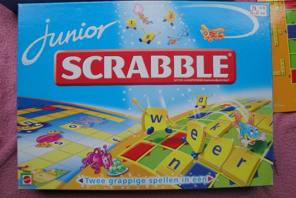 JUNIOR SCRABBLE  BORDSPEL VAN MATTEL 2 tot 3 sp. 3,95euro., Een of twee spelers, Ophalen of Verzenden, Gebruikt, Reisspel
