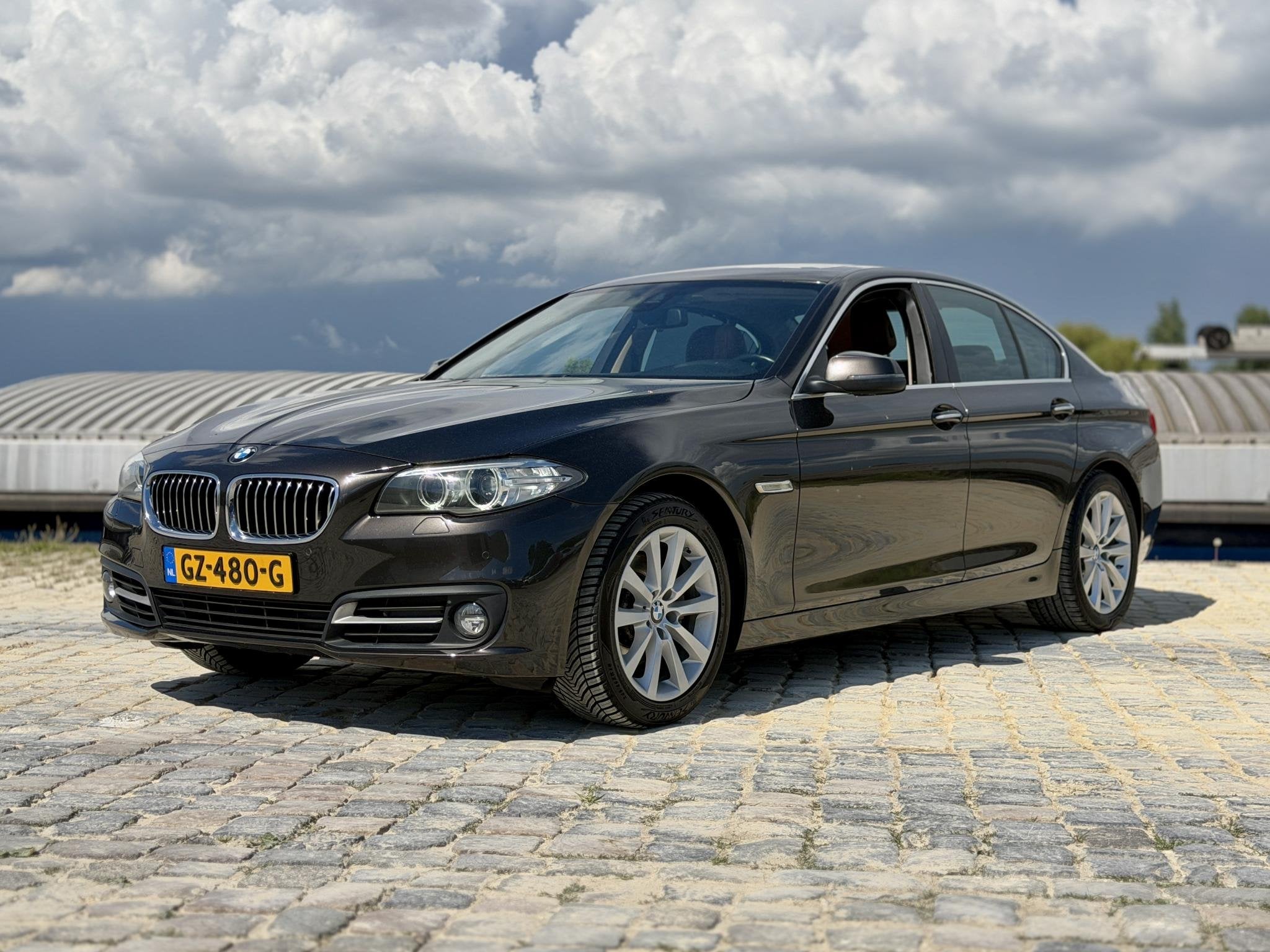 BMW 5-serie 520d High Executive|Pano|Trekhaak|Stoelverwarmin, Auto's, Automaat, Achterwielaandrijving, Euro 6, 23 km/l