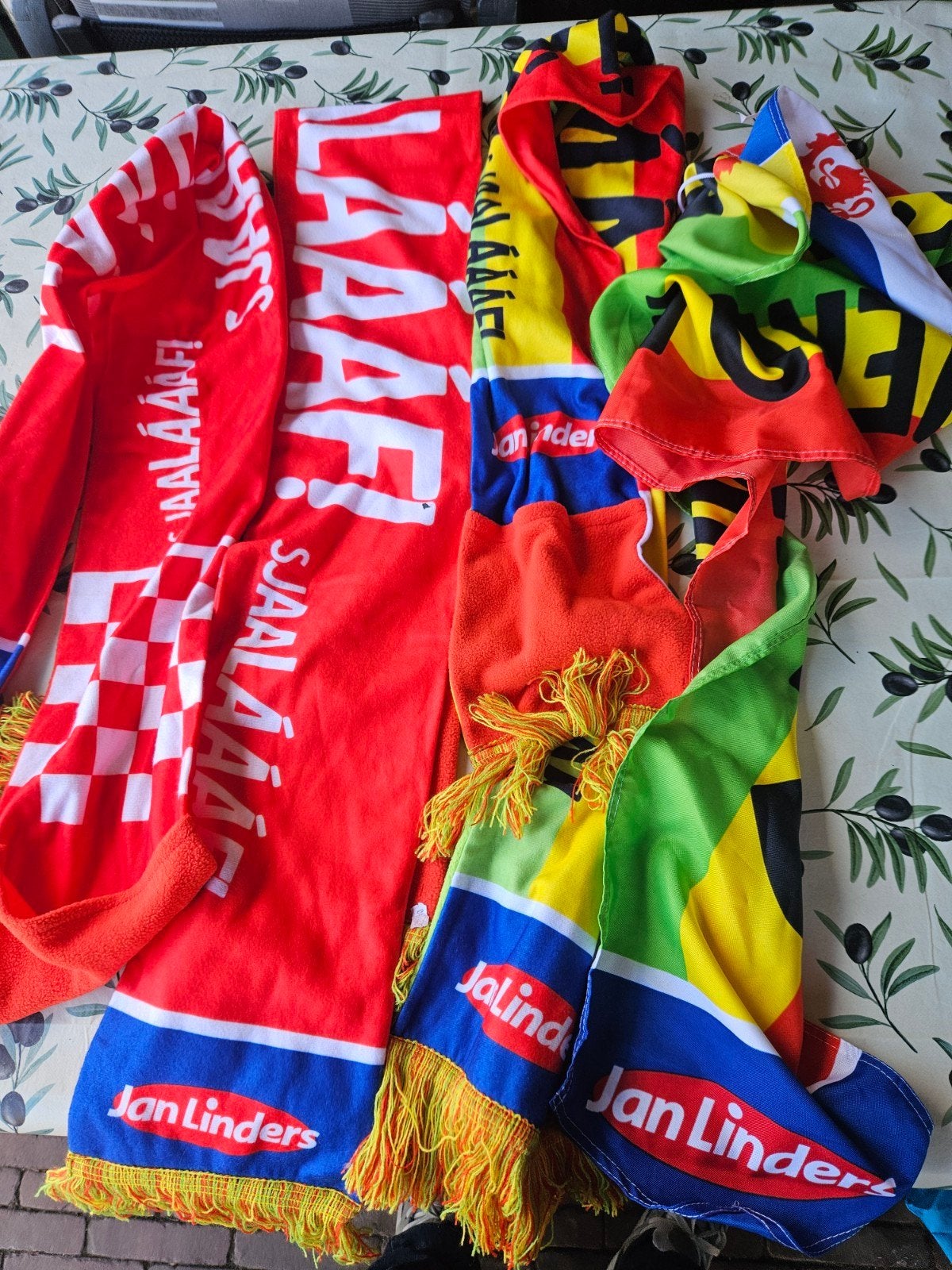 7 Carnavals sjaals Jan Linders, Verzenden, Zo goed als nieuw, Overige maten