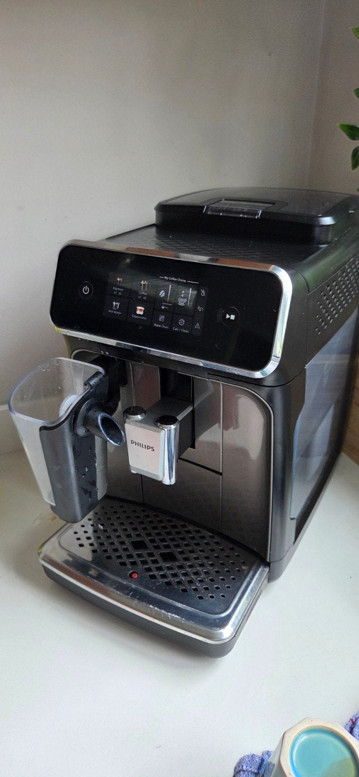 Philips Volautomatische koffie automaat latte go 2200, Afneembaar waterreservoir, Espresso apparaat, 10 kopjes of meer, Zo goed als nieuw