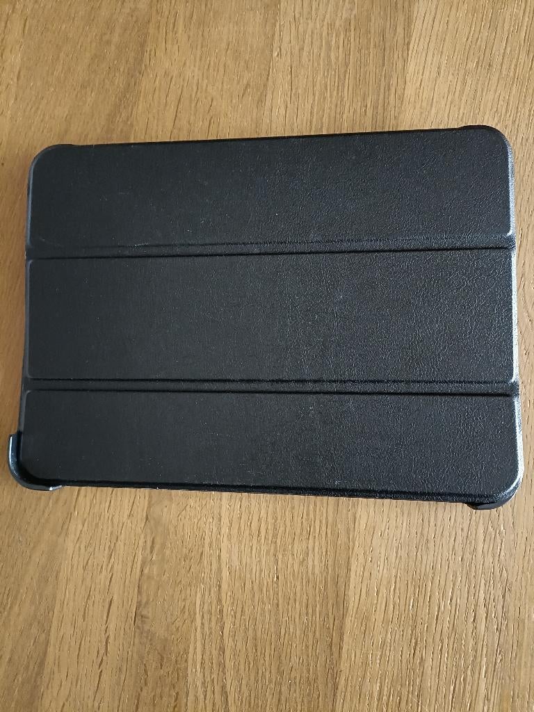 iPad (2025) 11 " hoesje, 11 inch, Bescherming voor- en achterkant, Zo goed als nieuw, Apple
