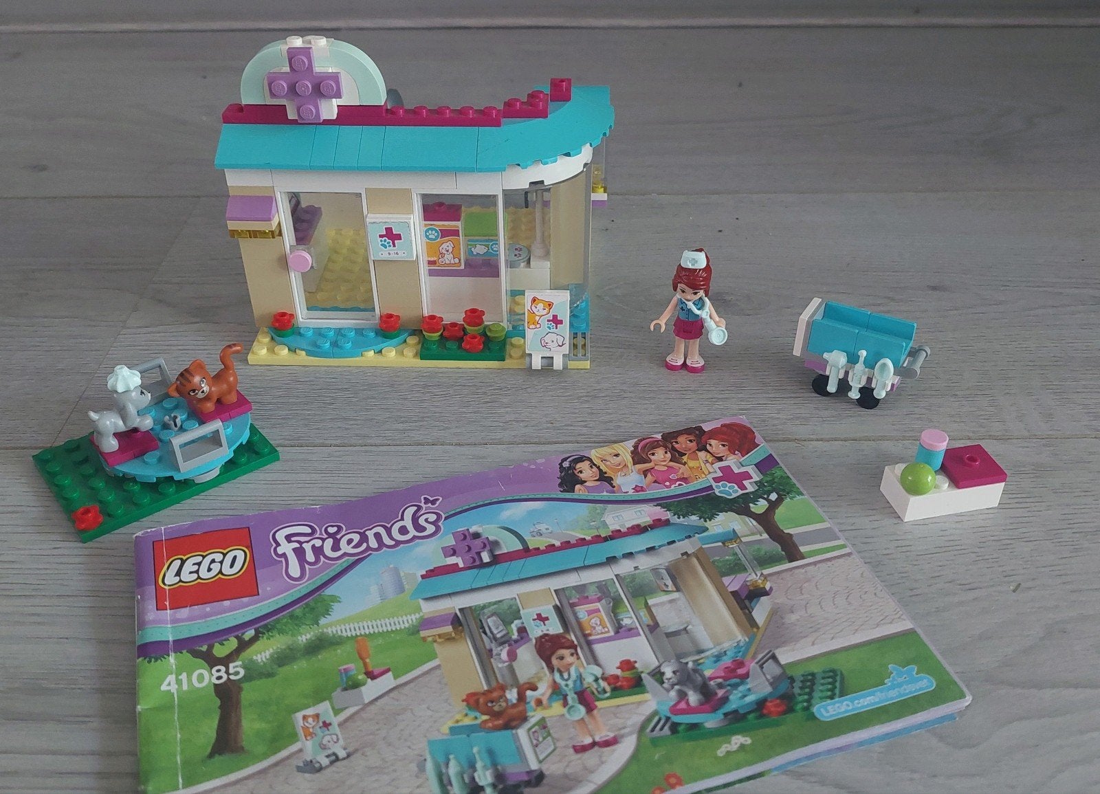 LEGO Friends Dierenkliniek 41085, Ophalen of Verzenden, Zo goed als nieuw, Overige merken
