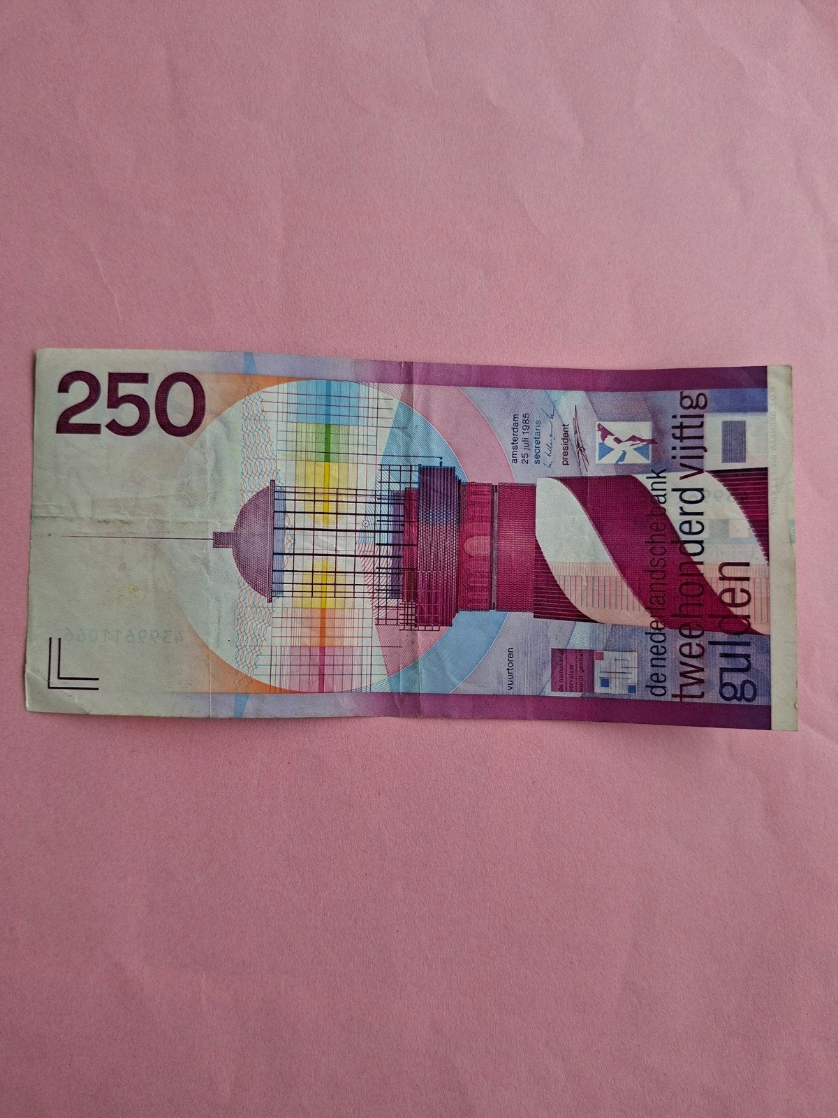 250 gulden Vuurtoren uit 1985 in ZF+
Serie nummer 4399611066, Ophalen of Verzenden, 250 gulden, Los biljet