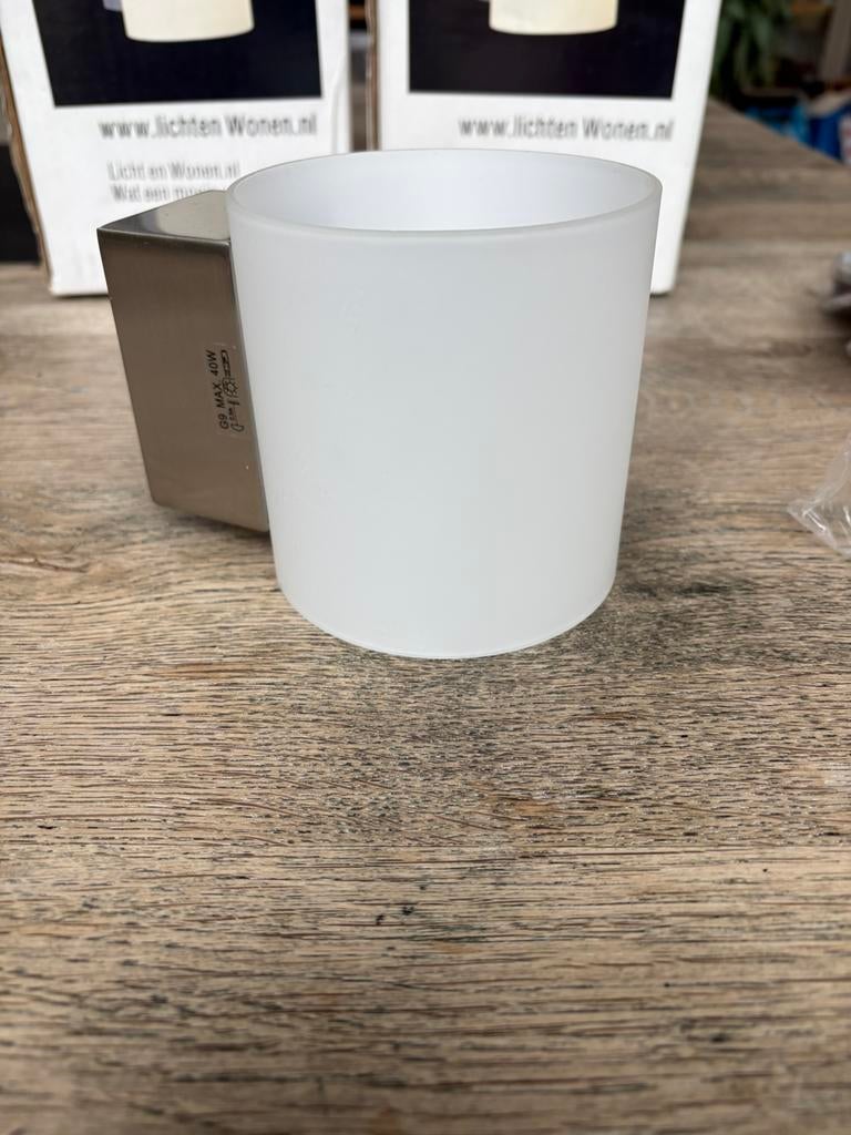 2x stijlvolle Wandlampen Opaalglas RVS, Ophalen of Verzenden, Zo goed als nieuw, Glas
