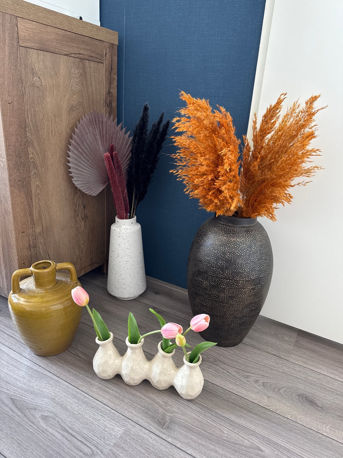 Set vazen inclusief kunst bloemen/pluimen - zo goed als nieu, Ophalen