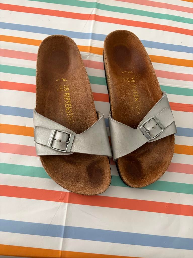 Birkenstock zilveren slipper - Maat 38, Ophalen of Verzenden, Gedragen, Overige kleuren, Slippers