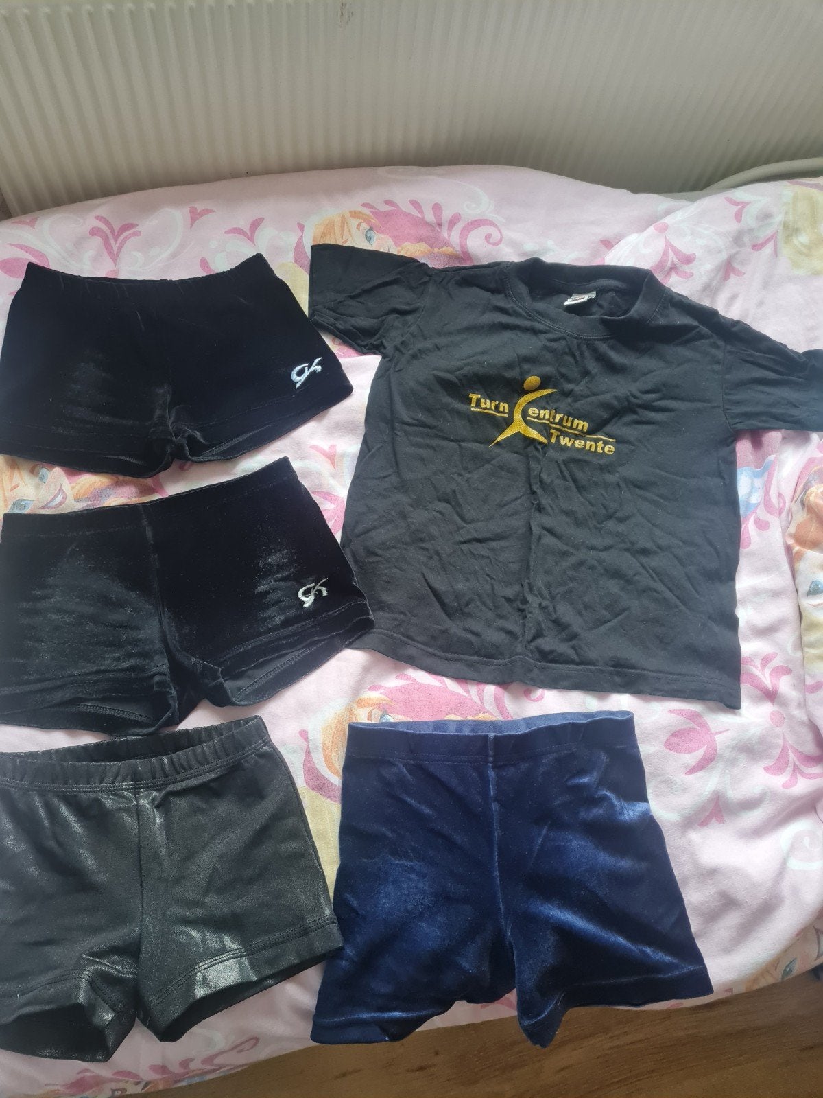 Turnkleding set: Turnbroekjes en T-shirt, Sport en Fitness, Gebruikt, Turnbroekje, Zwart, Kindermaat 122 t/m 140
