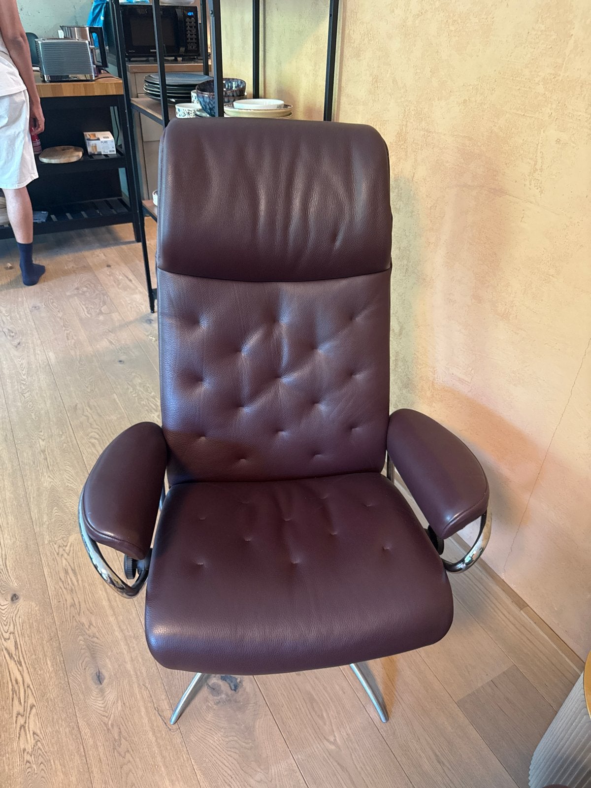 Stressless Metro Highback Leren Fauteuil met Voetenbank, Ophalen, Overige kleuren, Leer, Zo goed als nieuw