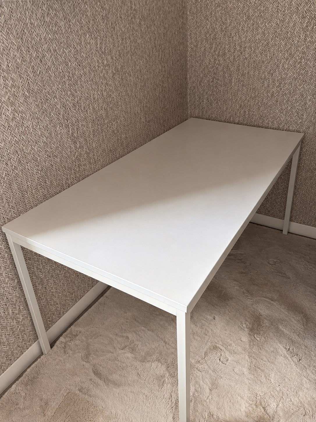 Wit bureau - Ideaal voor thuiswerk of studentenkamer, Huis en Inrichting, Bureaus, Ophalen, Spaanplaat of MDF, Zo goed als nieuw