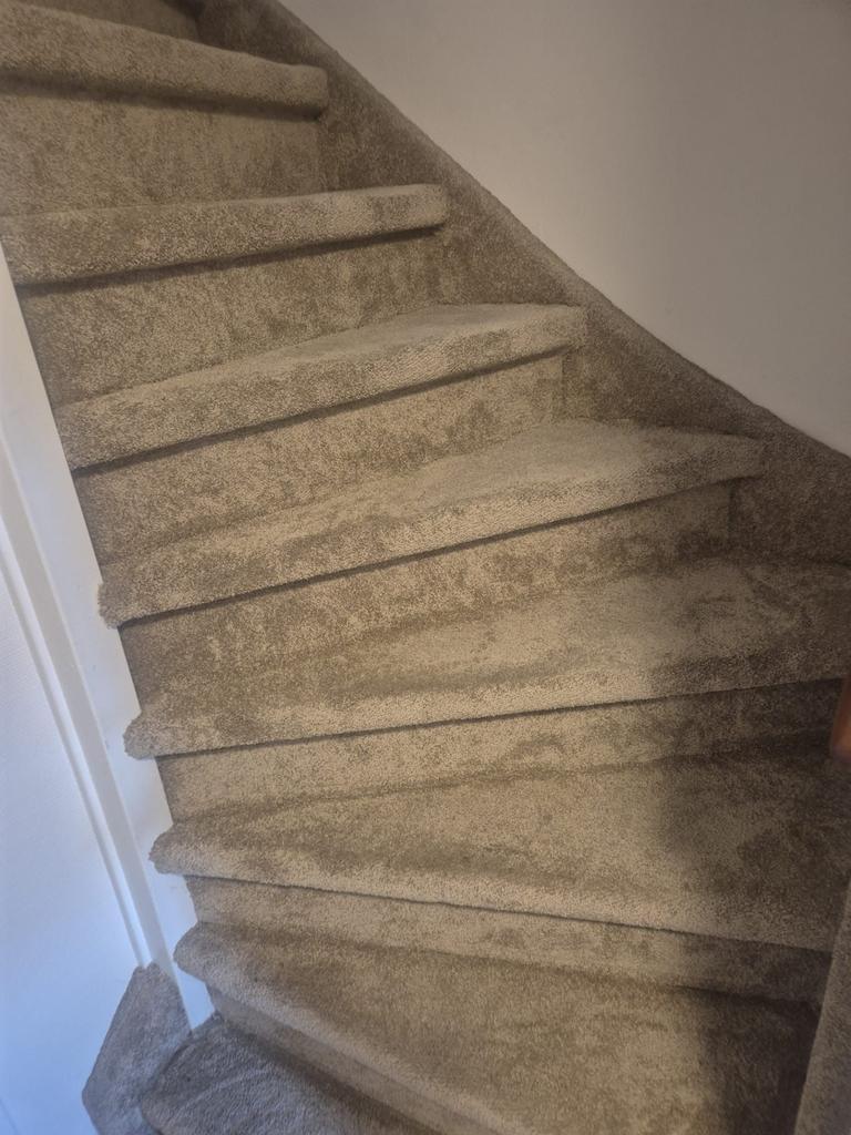 Tapijt voor trap of kamer overloop, Gebruikt, Beige, Ophalen of Verzenden, 200 cm of meer