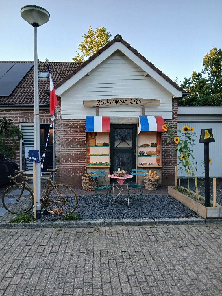 Winnaar straatversiering 2026 - Franse bakkerij thema, Ophalen, Zo goed als nieuw, Versiering, Overige