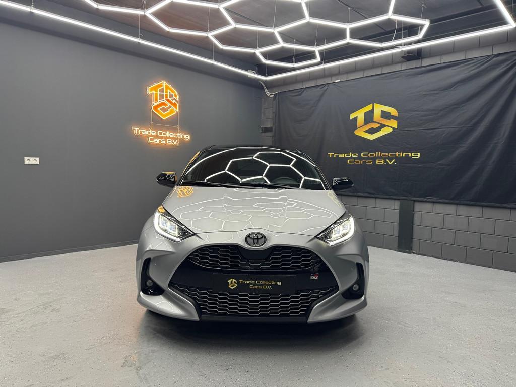Toyota Yaris 1.5 Hybrid 130 GR Sport PANO-HUD-JBL-CAM-KEYLES, Auto's, Toyota, 450 kg, 450 kg, 1490 cc, Hybride Elektrisch/Benzine